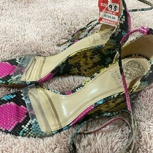 Vince Camuto 9.5 wedges